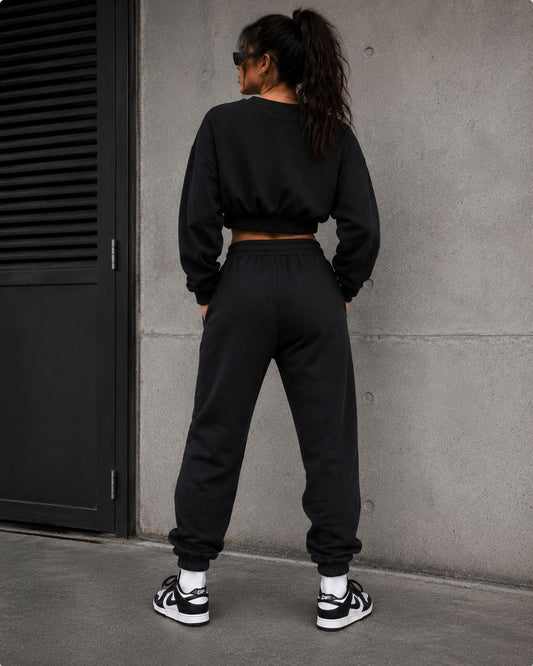 Jogger-Set mit kurzem Oberteil (Schwarz)