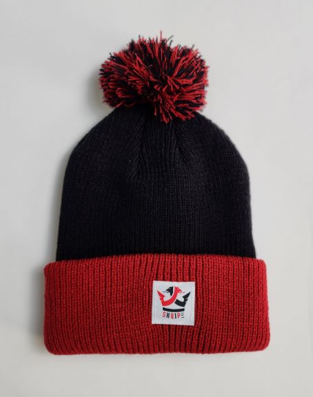Pom Pom Beanie Schwarz/Rot